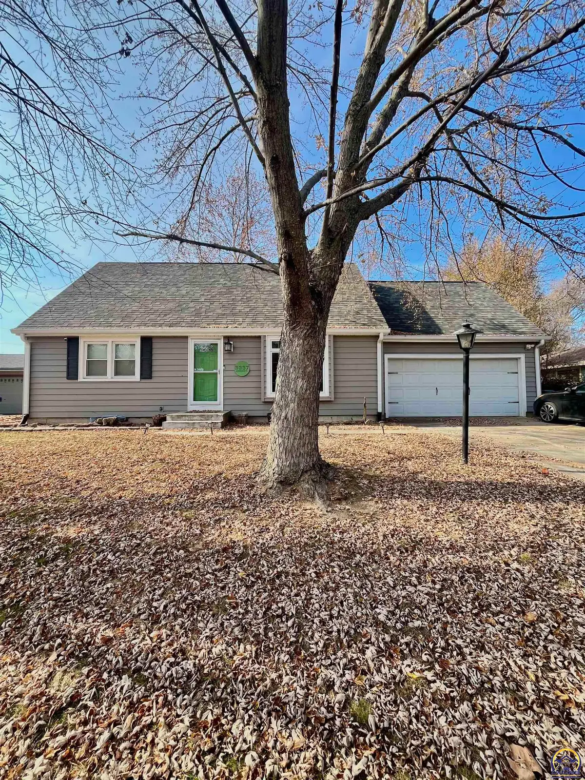 3337 SW Arrowhead Rd, Topeka, KS 66614 - Image #1