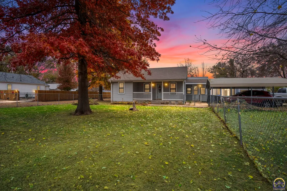 306 NE Lyman Rd, Topeka, KS 66608 - Image #1