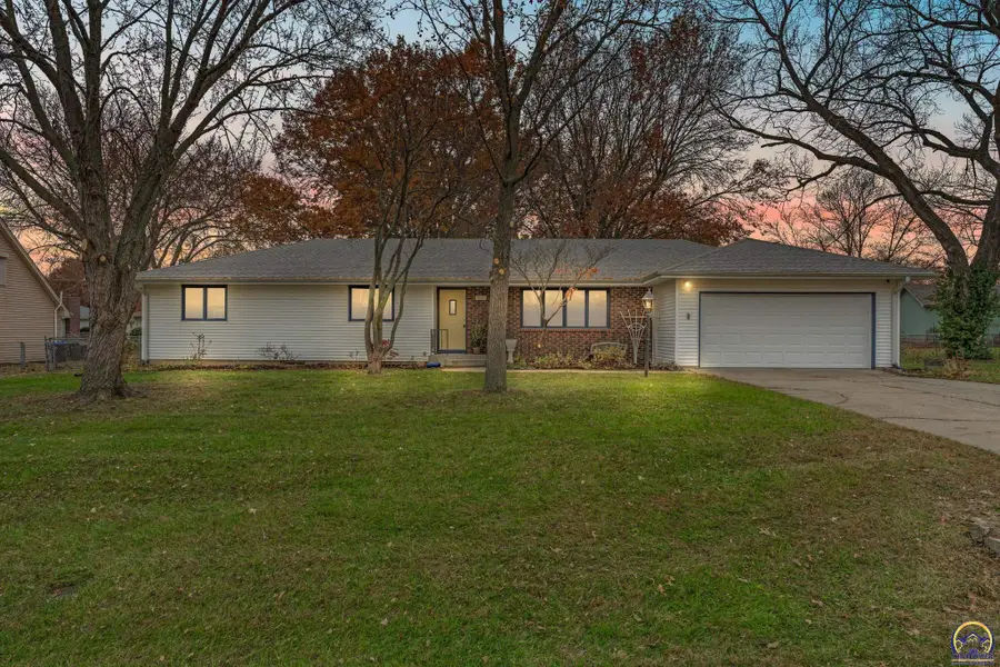 3007 SE Starlite Dr, Topeka, KS 66605 - Image #2