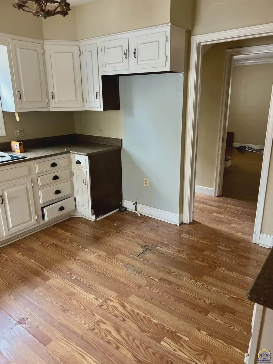 3516 SW Avalon Ln, Topeka, KS 66604 - Image #3