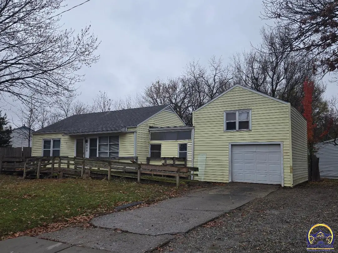 805 SE 33rd Ter, Topeka, KS 66605 - Image #1