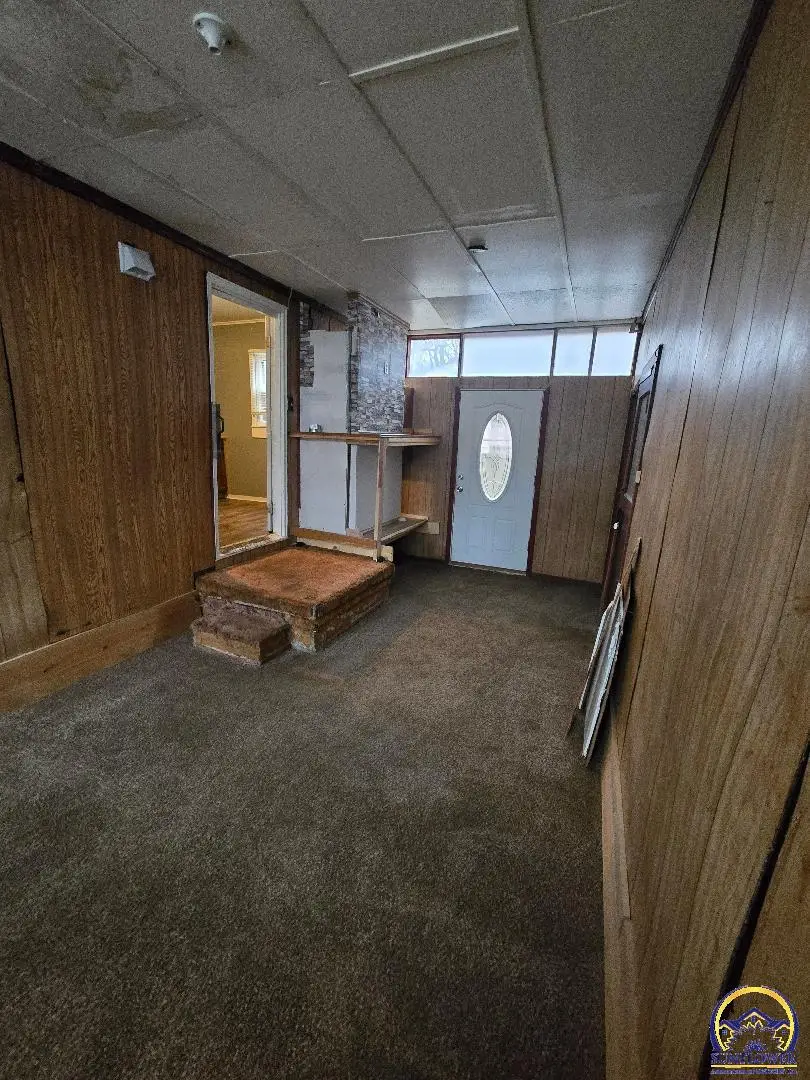 805 SE 33rd Ter, Topeka, KS 66605 - Image #2