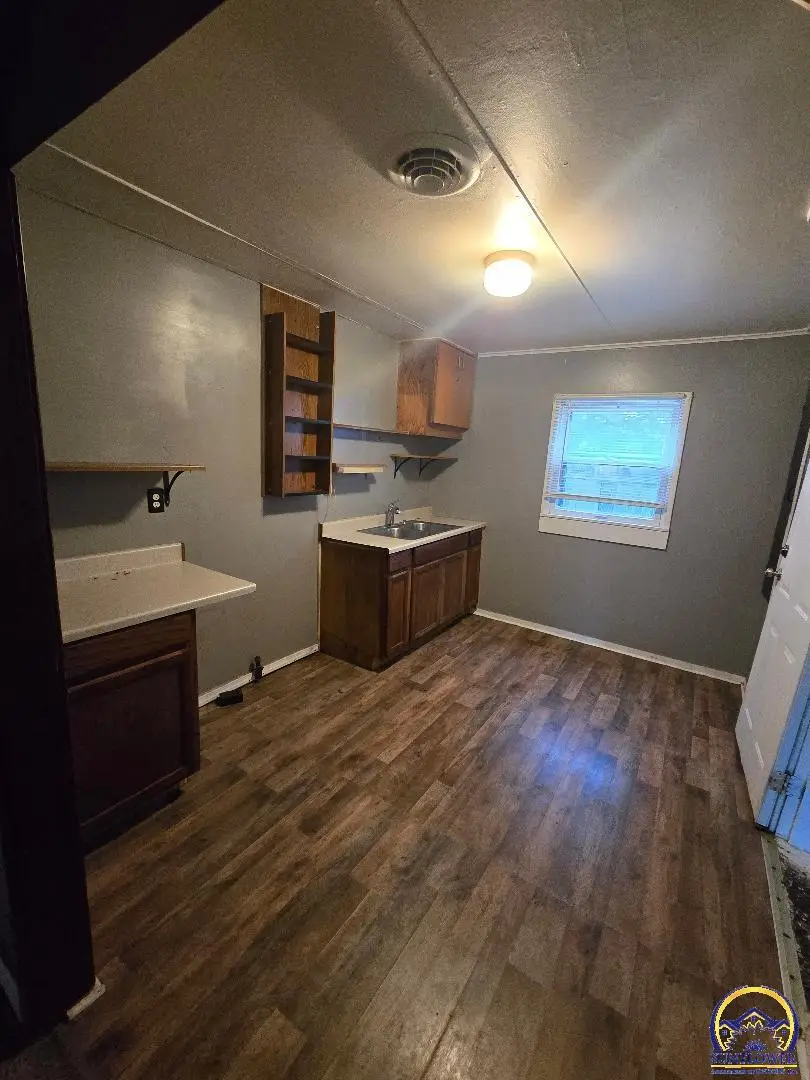 805 SE 33rd Ter, Topeka, KS 66605 - Image #3