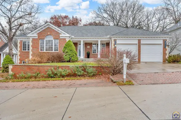 3600 SW Randolph Sq #40, Topeka, KS 66611