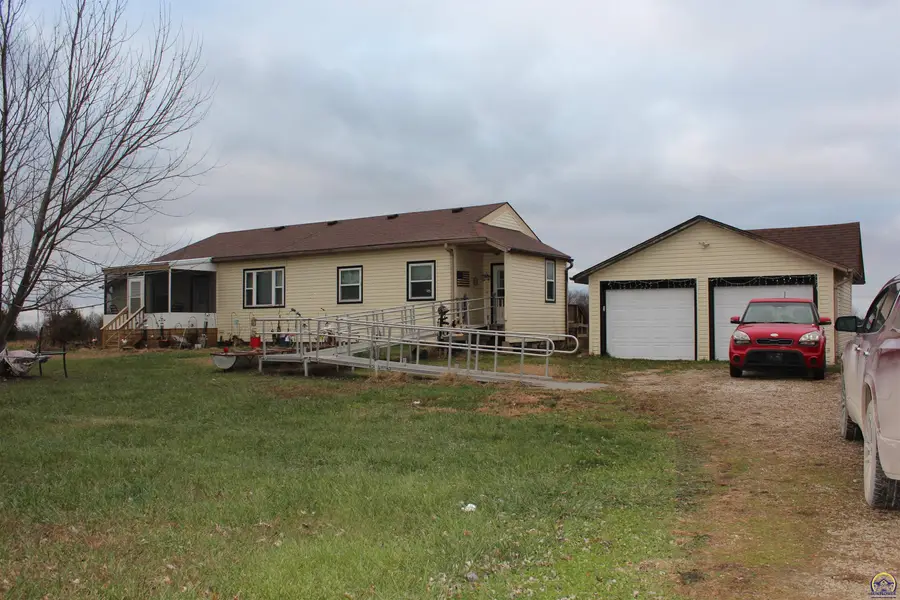 12279 S Docking Rd, Burlingame, KS 66413 - Image #2