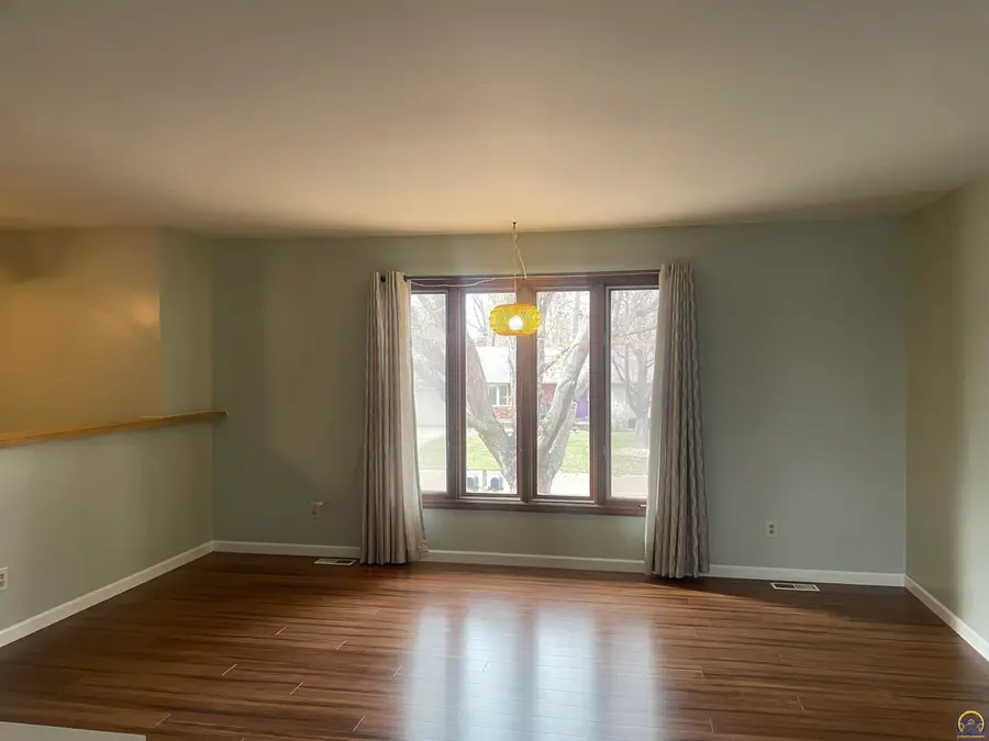 416 S Aquarius St, Silver Lake, KS 66539 - Image #2