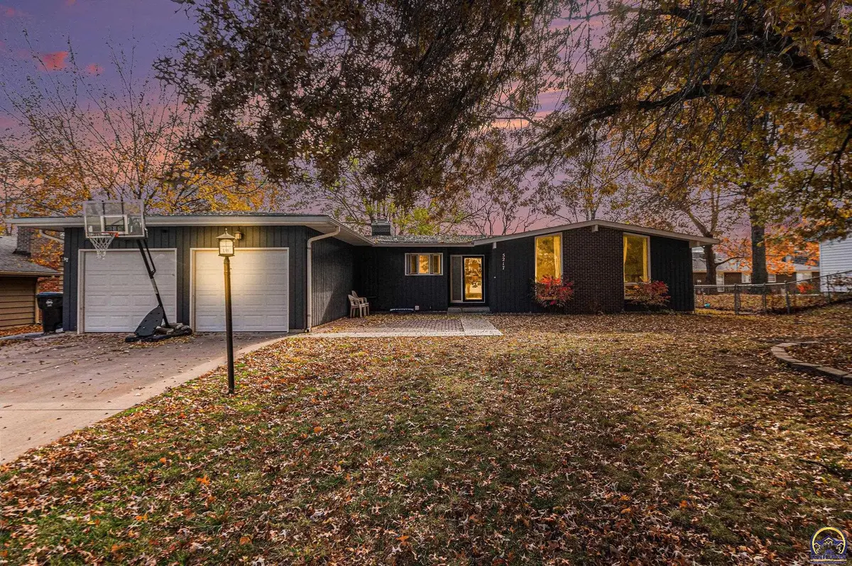5217 SW Belle Ter, Topeka, KS 66604 - Image #1