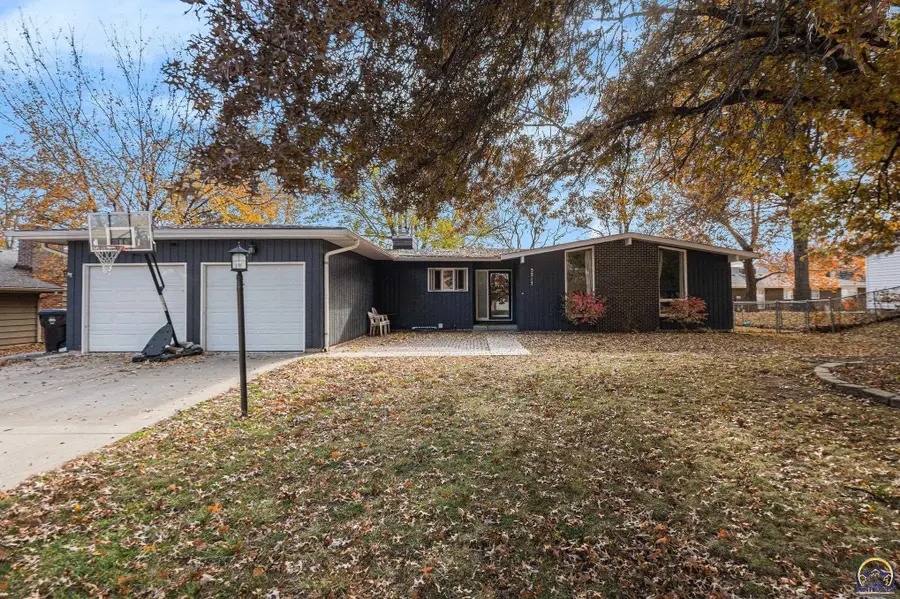 5217 SW Belle Ter, Topeka, KS 66604 - Image #2