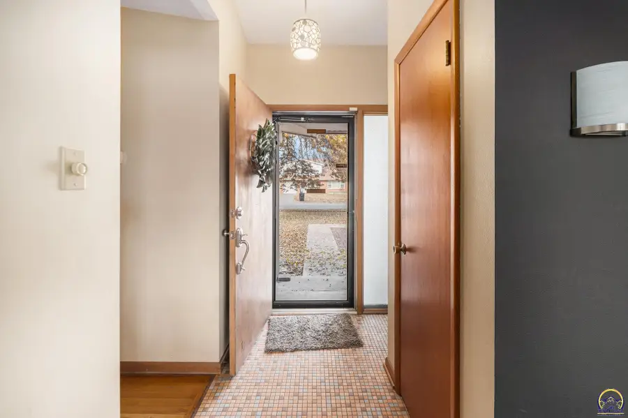 5217 SW Belle Ter, Topeka, KS 66604 - Image #3