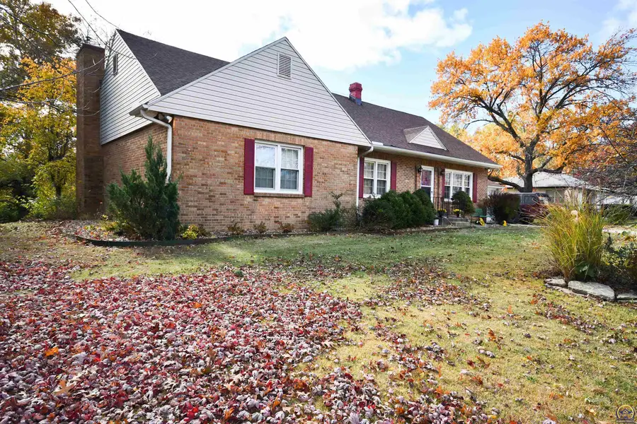 715 NW 35th St, Topeka, KS 66617 - #2