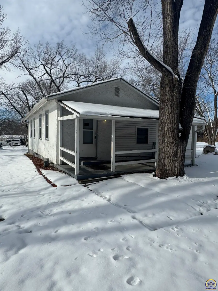 500 NW 56th St, Topeka, KS 66617 - Image #2