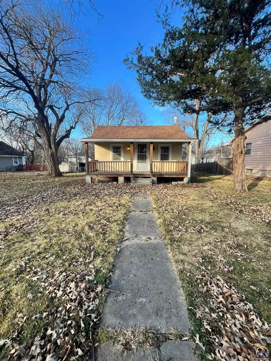 117 S Cottonwood St, Emporia, KS 66801 - Image #2