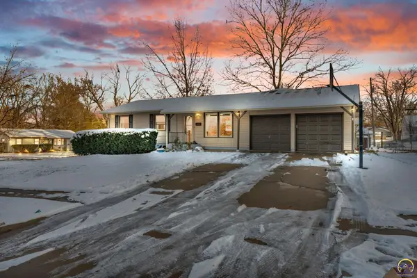 3101 SW 32nd St, Topeka, KS 66614