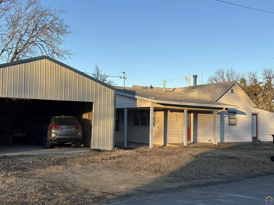 421 S Walnut St, Cottonwood Falls, KS 66845 - Image #2