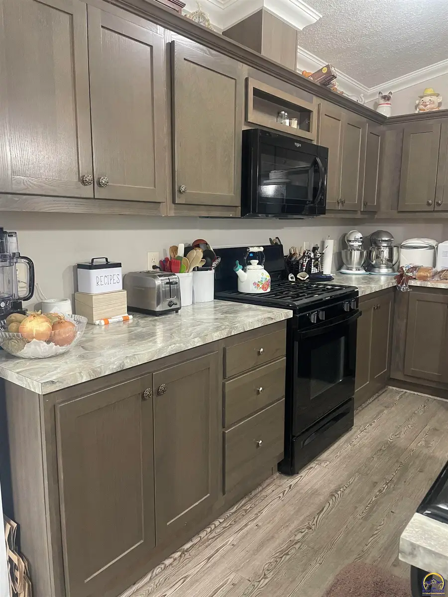 123 SE 46th Ct, Topeka, KS 66609 - Image #3