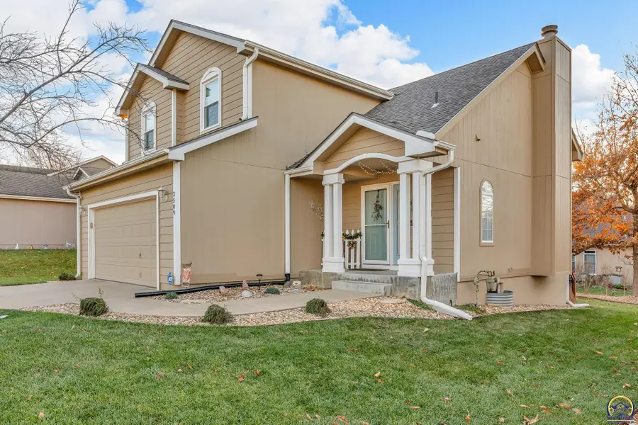 3509 SW Westport Dr, Topeka, KS 66614 - Image #2