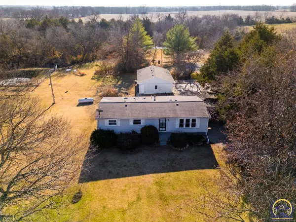 7055 E 125th St, Overbrook, KS 66524