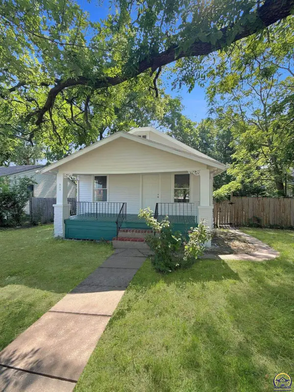 324 SW Macvicar Ave, Topeka, KS 66604