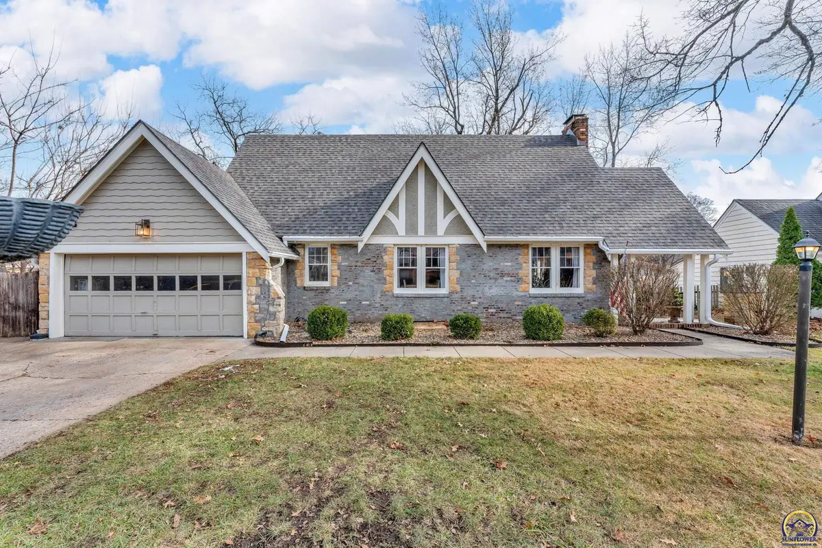 1608 SW Oakley Ave, Topeka, KS 66604 - Image #1