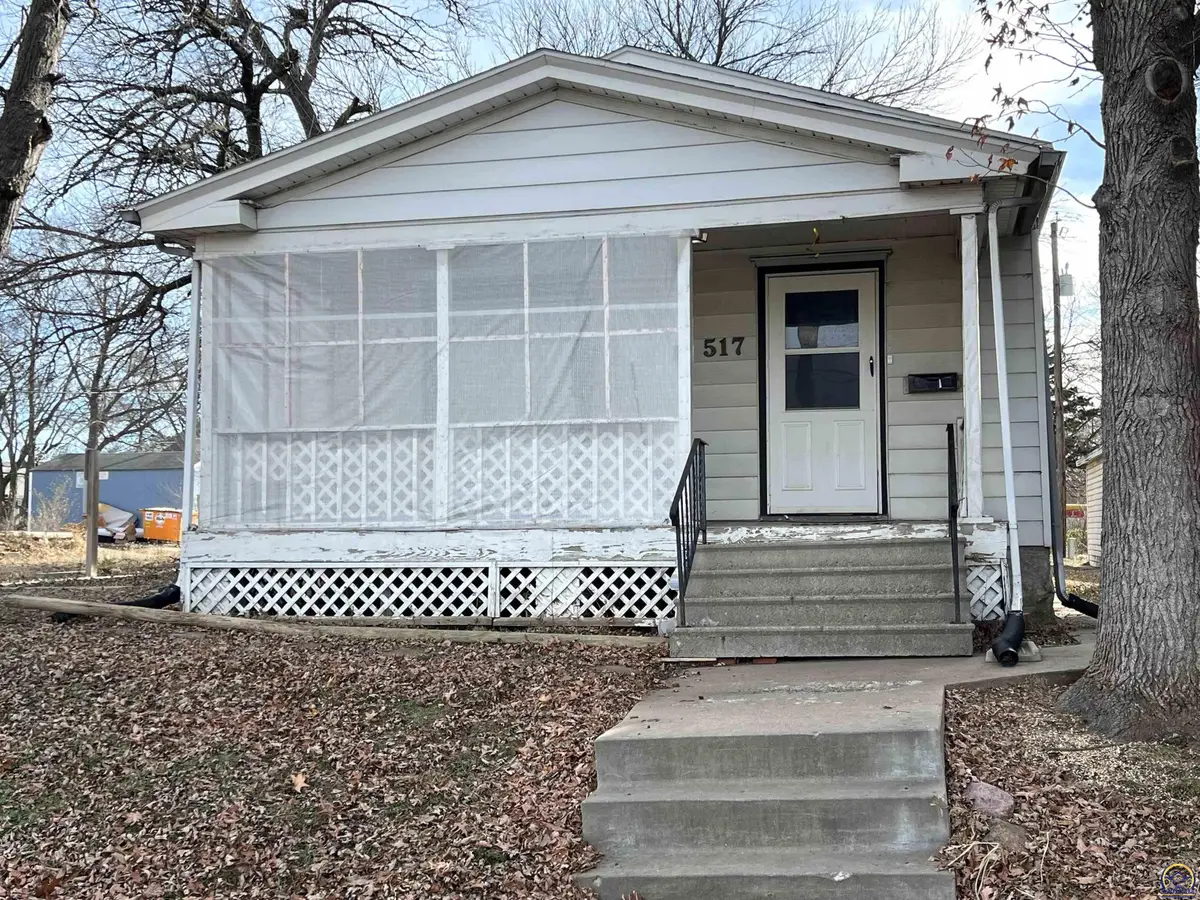 517 SW 14th St, Topeka, KS 66612 - Image #1