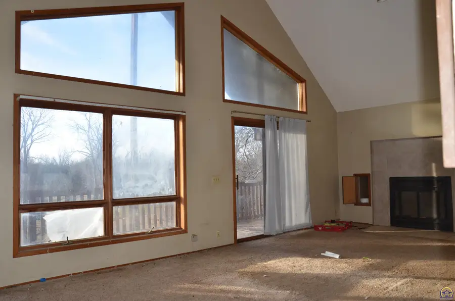 15803 S Topeka Ave, Scranton, KS 66537 - Image #2