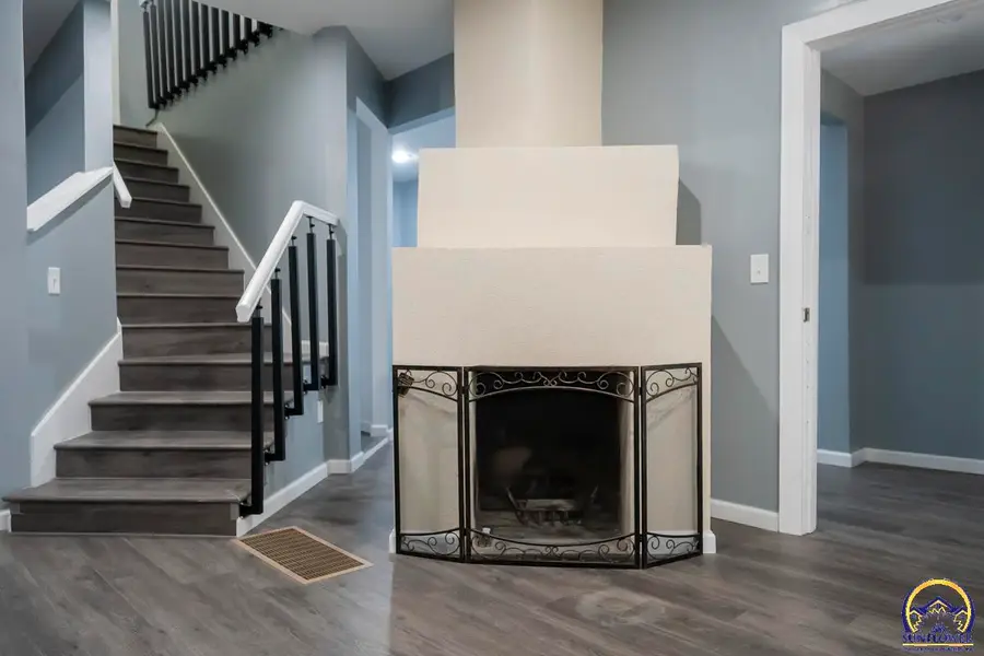 1023 SW Taylor St, Topeka, KS 66612 - Image #3