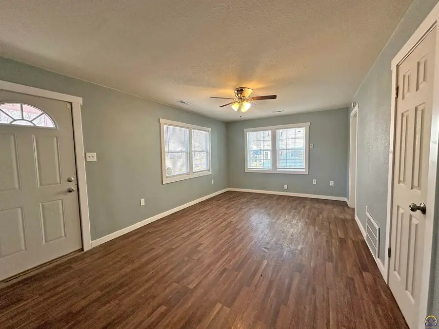 3432 SE Bryant St, Topeka, KS 66612 - Image #3