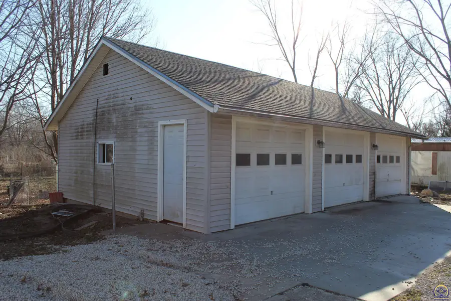 329 W Maple St, Quenemo, KS 66528 - Image #3