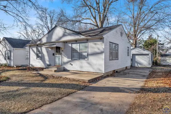 2011 SW Stone Ave, Topeka, KS 66604