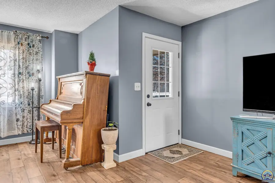 320 Harrison Ct, Auburn, KS 66402 - Image #3