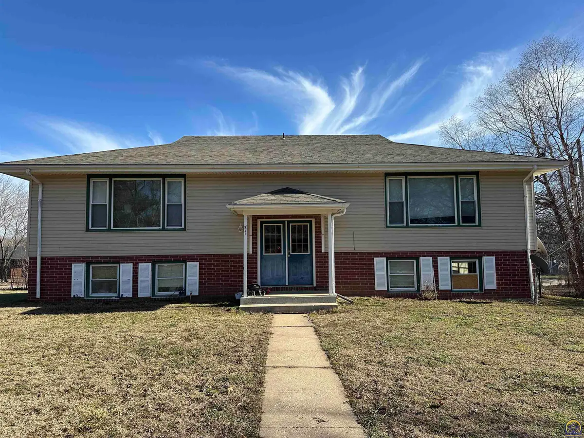731 N Franklin St, Auburn, KS 66402 - Image #1