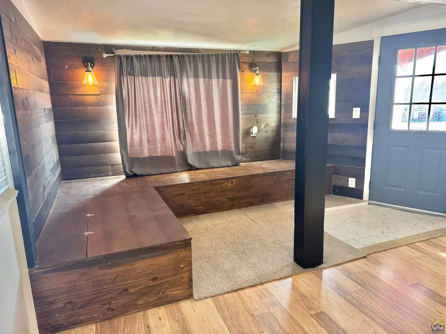 507 E 8th St, Alma, KS 66401 - Image #2