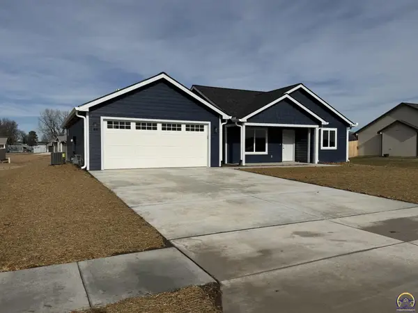 1924 NW 8th St, Topeka, KS 66608