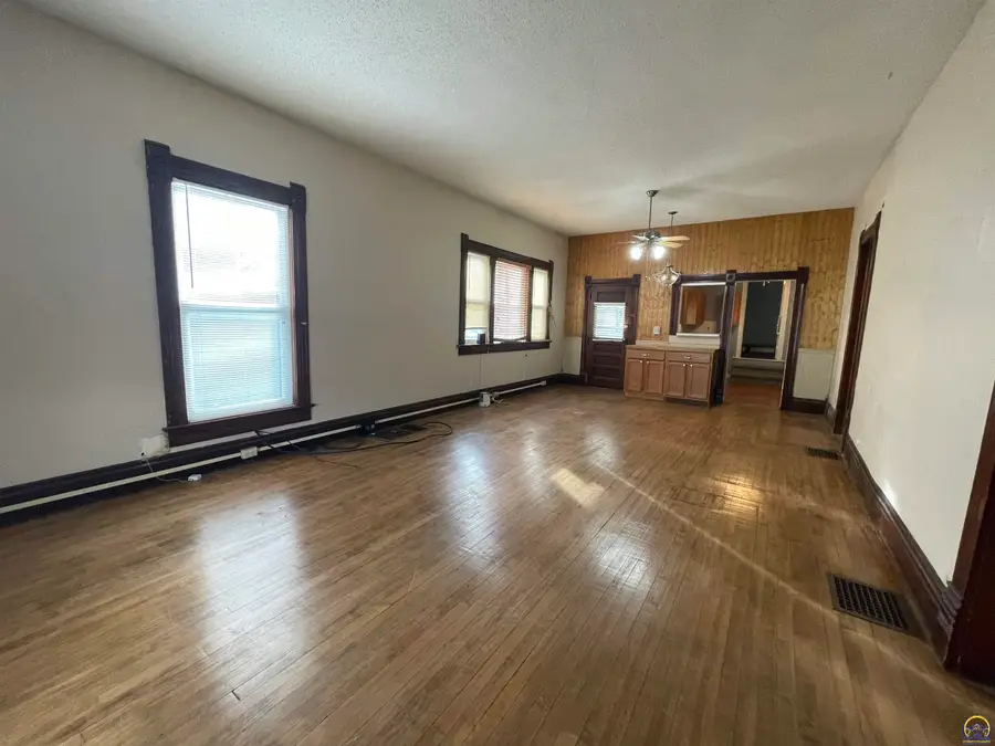 415 Market St, Emporia, KS 66801 - Image #2