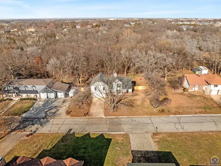 3104 SE Pisces Ave, Topeka, KS 66605 - Image #2