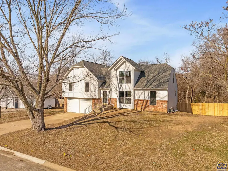 3104 SE Pisces Ave, Topeka, KS 66605 - Image #3