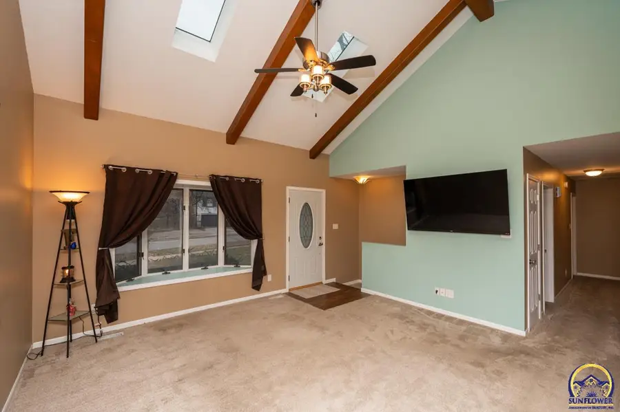 2146 SE 36th St, Topeka, KS 66605 - Image #2