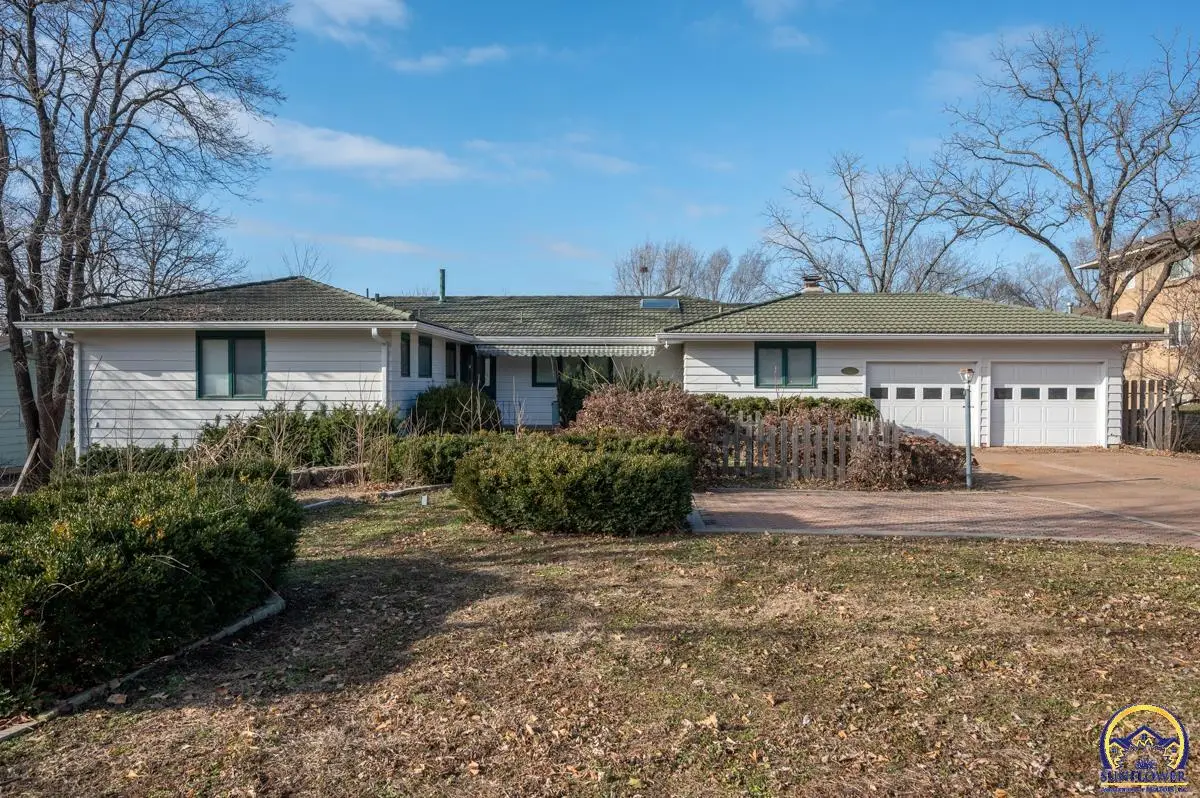 2865 SW Macvicar Ave, Topeka, KS 66611 - Image #1