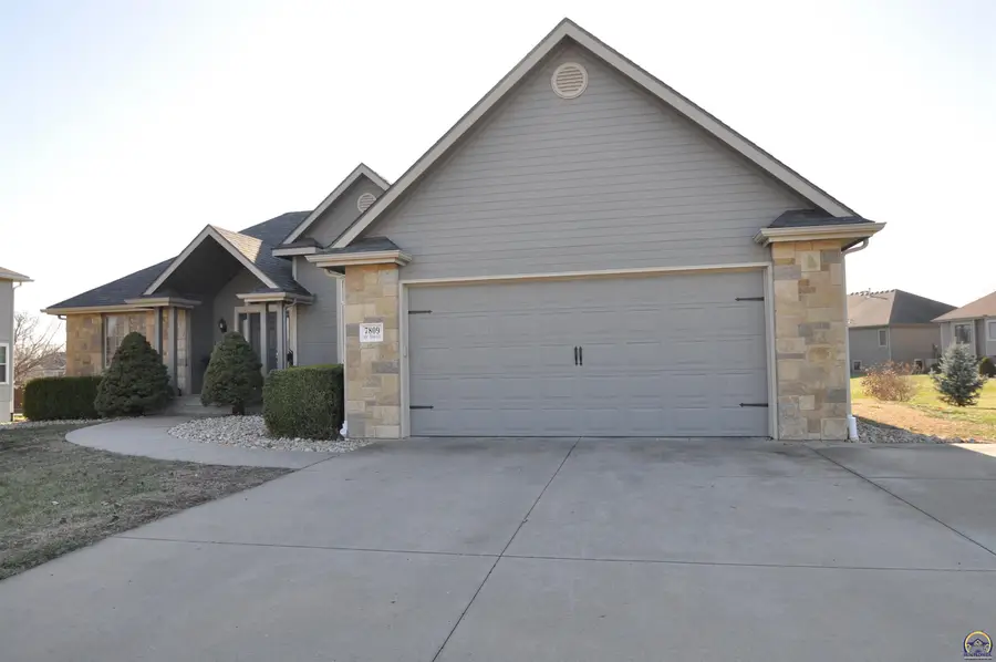 7809 SW 26th St, Topeka, KS 66614 - Image #2