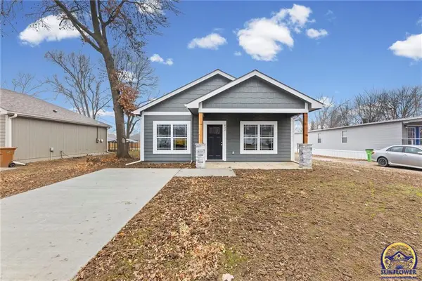 832 E Hamblin St, Ottawa, KS 66067