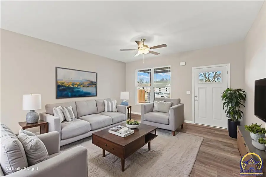 818 W 10th St, Ottawa, KS 66067 - Image #2