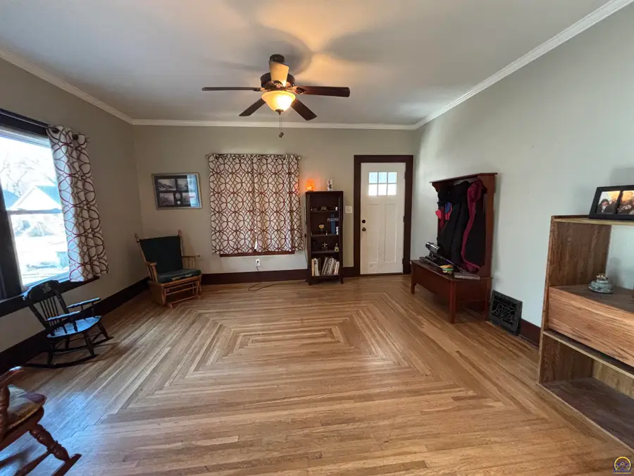 928 Lawrence St, Emporia, KS 66801 - Image #2