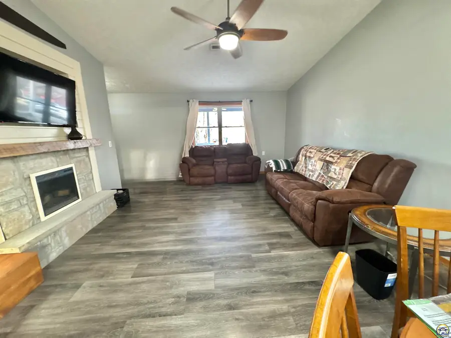 621 Illinois St, Alma, KS 66401 - Image #3