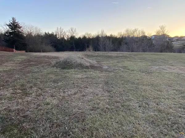 6119 SW 47th St, Topeka, KS 66610