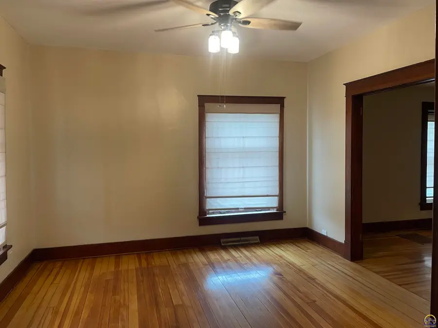 301 Central Ave, Hoyt, KS 66440 - Image #2