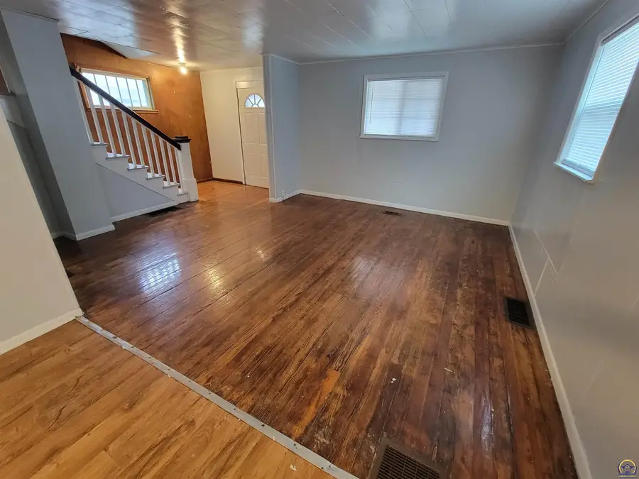 1335 SW Lincoln St, Topeka, KS 66604 - Image #2