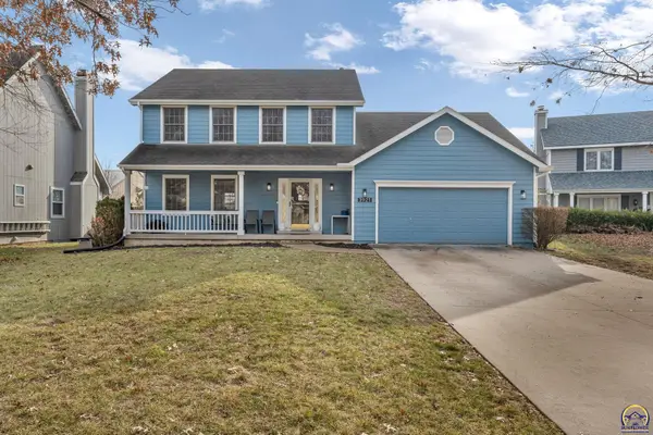 3921 Monterey Pl, Lawrence, KS 66049