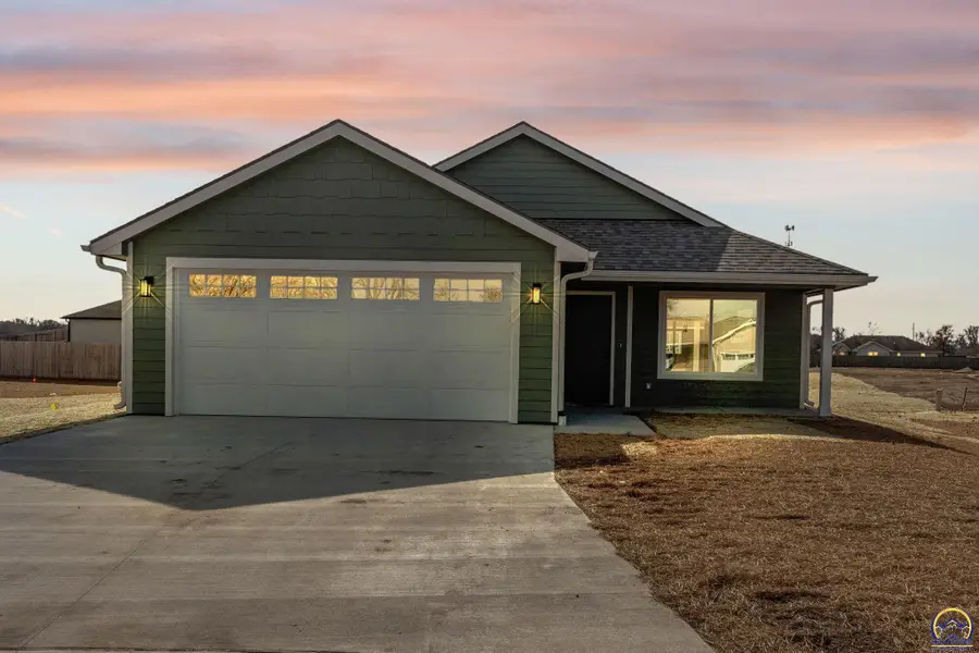 1925 NW Vail Ct, Topeka, KS 66608 - #2