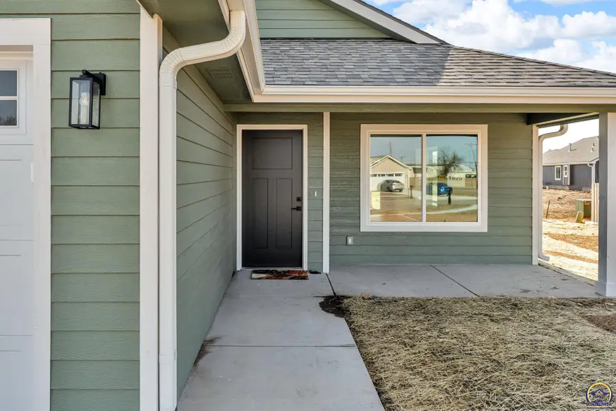1925 NW Vail Ct, Topeka, KS 66608 - #3