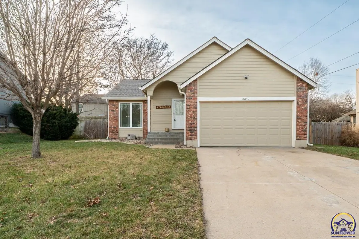 3347 SW Timberlake Ln, Topeka, KS 66614 - Image #1